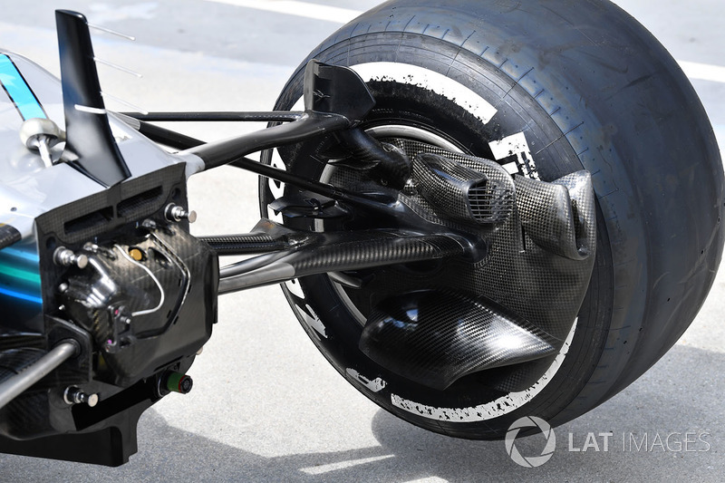 Воздухозаборники передних тормозов Mercedes F1 W09