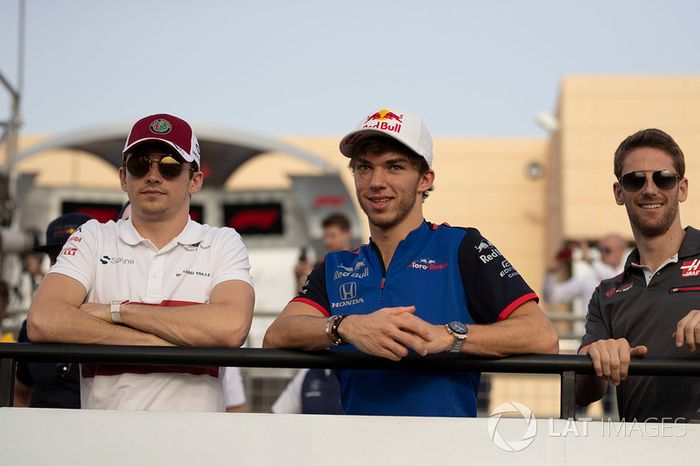Charles Leclerc, Sauber, Pierre Gasly, Scuderia Toro Rosso y Romain Grosjean, Haas F1 en el desfile de pilotos