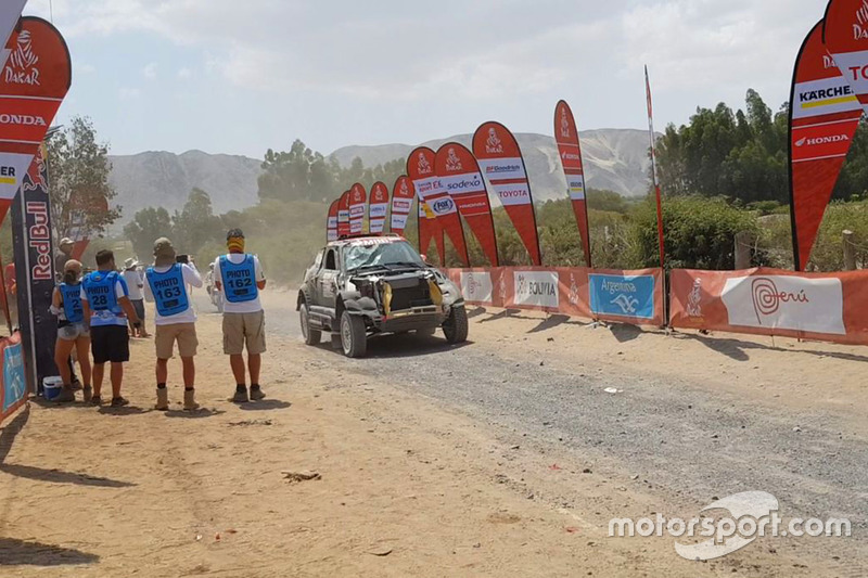 #302 X-Raid Team Mini: Nani Roma, Alex Haro finishes the stage with damage