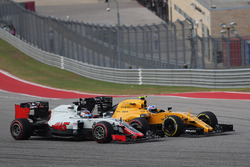 Romain Grosjean, Haas F1 Team; Jolyon Palmer, Renault Sport F1 Team RS16