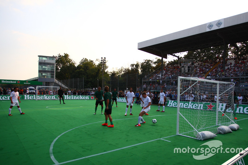 Partido para reunir ayuda