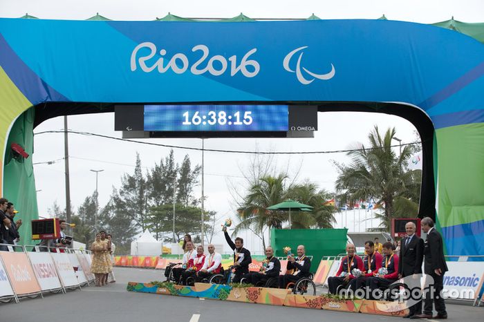 Alex Zanardi con el equipo italiano