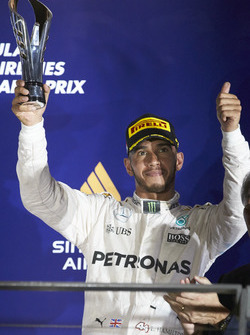 Lewis Hamilton, Mercedes AMG F1 en el podio