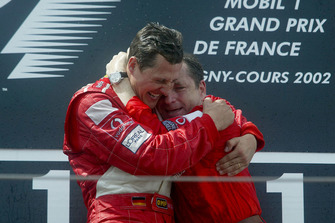Podio: Michael Schumacher, Ferrari celebra con Jean Todt, Ferrari