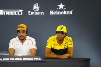 Fernando Alonso, McLaren, and Carlos Sainz Jr., Renault Sport F1 Team, in the Thursday press conference