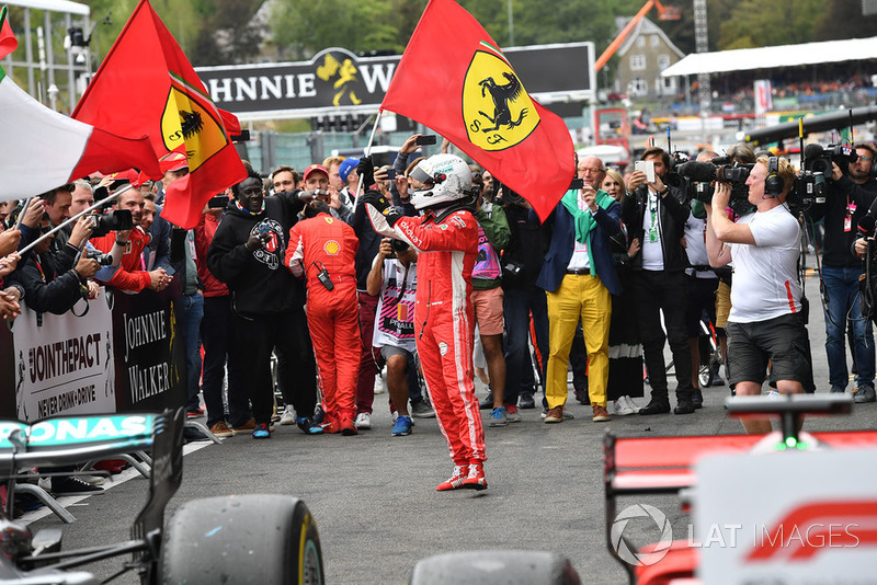 Yarış galibi Sebastian Vettel, Ferrari, parc ferme