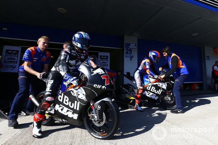 Ayumu Sasaki, Tech 3 y Deniz Oncu