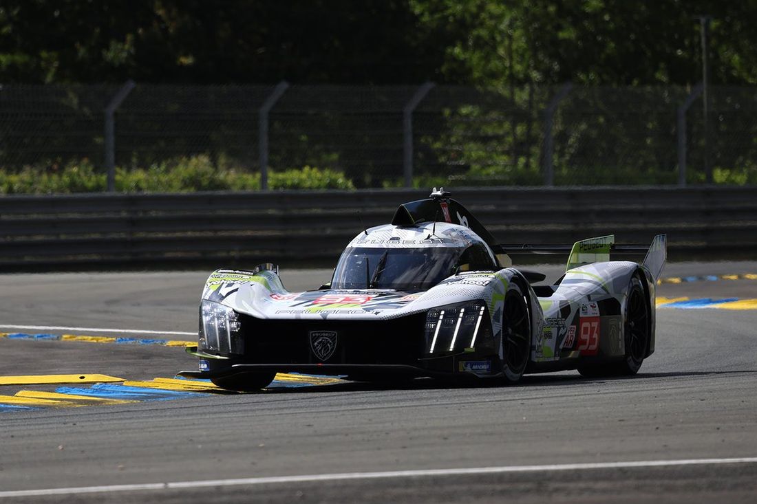 #93 Peugeot Totalenergies Peugeot 9X8 de Jean-Eric Vergne, Mikkel Jensen, Nico Muller