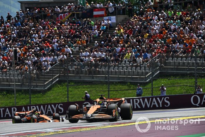 Oscar Piastri, McLaren MCL38, Lando Norris