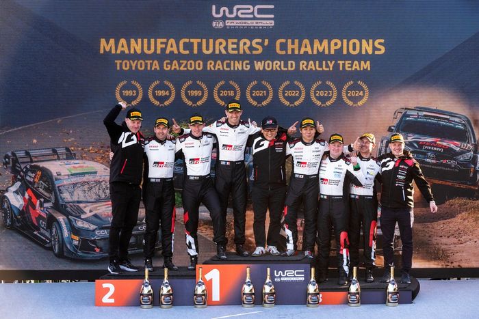 Campeón de Fabricantes, Jari-Matti Latvala, Director del equipo Toyota Gazoo Racing, Elfyn Evans, Scott Martin, Toyota Gazoo Racing WRT Toyota GR Yaris Rally1, Sébastien Ogier, Vincent Landais, Toyota Gazoo Racing WRT Toyota GR Yaris Rally1, Takamoto Kats