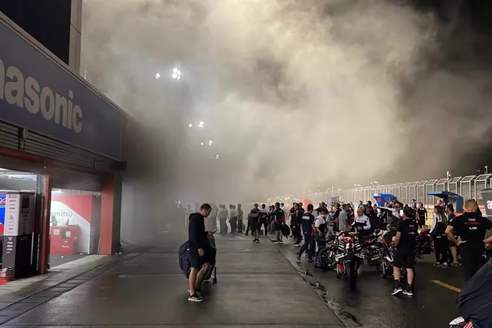 Le feu dans le stand de l'équipe Marc VDS