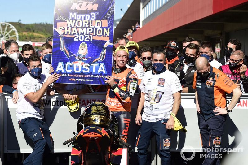 El ganador de la carrera y campeón del mundo Pedro Acosta, Red Bull KTM Ajo