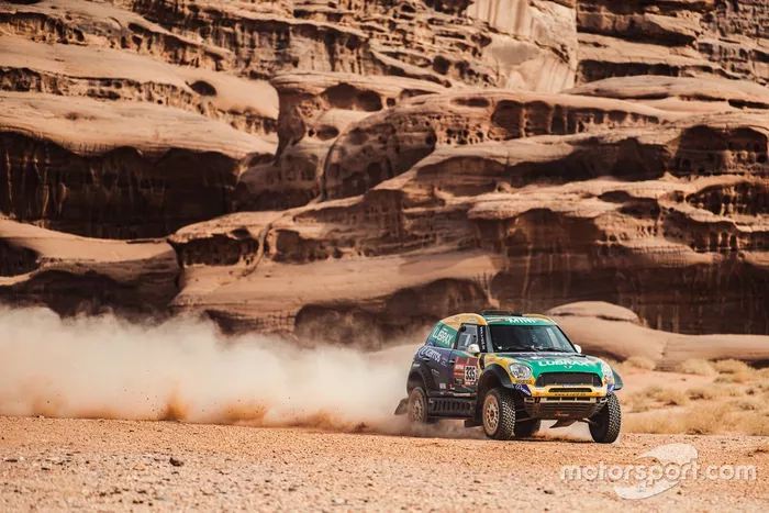 #335 X-Raid Mini JCW Rally Team: Guilherme Spinelli, Youssef Haddad