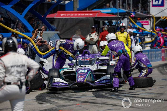Takuma Sato, Dale Coyne Racing with RWR Honda, pit stop