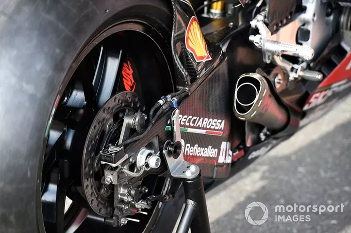 Detalle del basculante de Ducati 