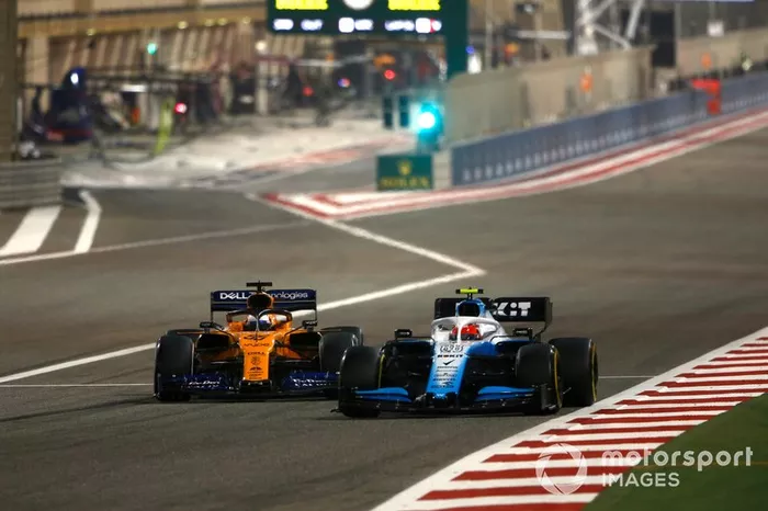 Robert Kubica, Williams FW42, leads Carlos Sainz Jr., McLaren MCL34