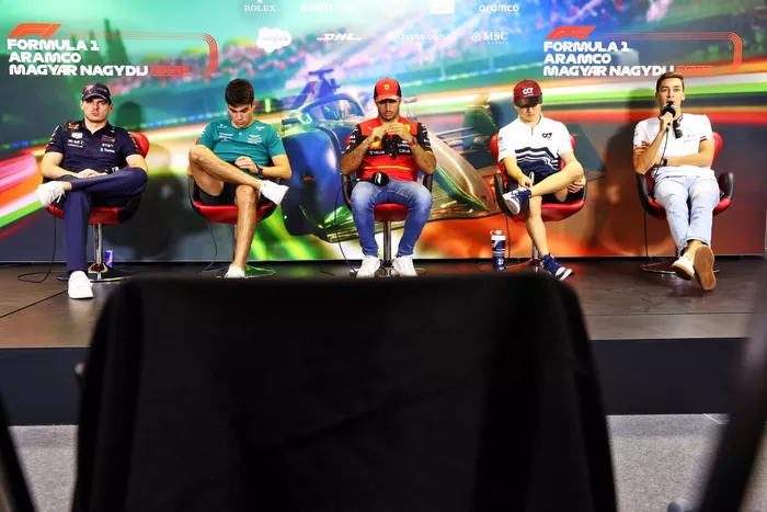 Max Verstappen, Red Bull Racing, Lance Stroll, Aston Martin, Carlos Sainz, Ferrari, Yuki Tsunoda, Scuderia AlphaTauri, George Russell, Mercedes-AMG