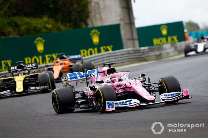 Sergio Pérez, Racing Point RP20, Daniel Ricciardo, Renault F1 Team R.S.20 