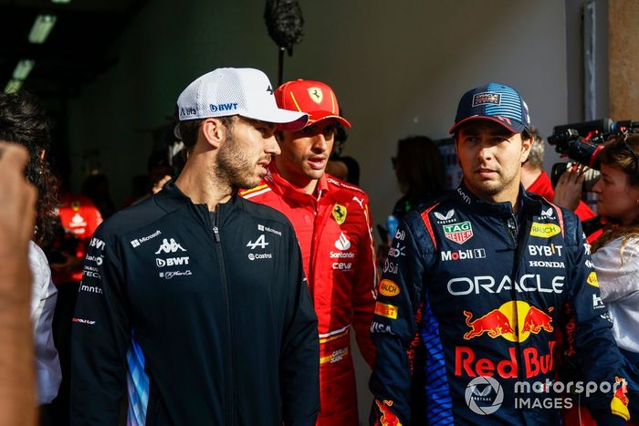 Pierre Gasly, Alpine F1 Team, Carlos Sainz, Scuderia Ferrari, Sergio Perez, Red Bull Racing 