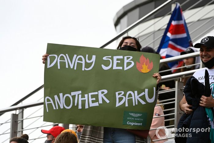 Apoyo del público a Sebastian Vettel, Aston Martin