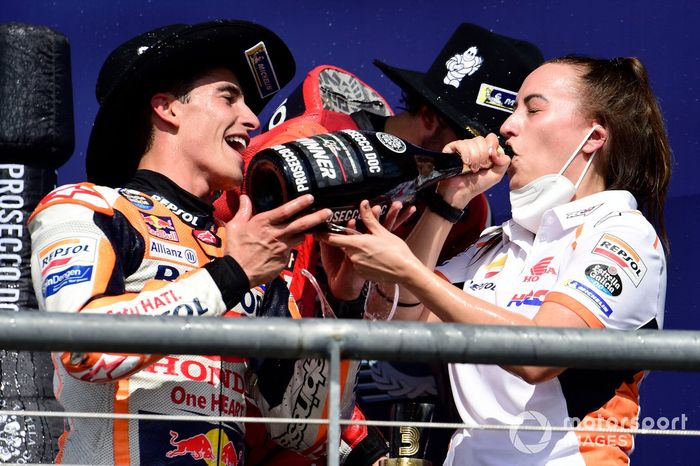 Podio: ganador Marc Márquez, Repsol Honda Team