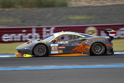 #61 Clearwater Racing Ferrari 488 GT3: Mok Weng Sun, Keita Sawa, Matt Griffin