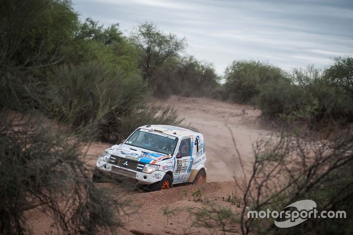 #360 Mitsubishi: Cristina Gutiérrez, Pedro López