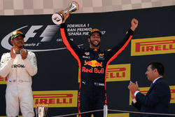 Podium : le vainqueur Lewis Hamilton, Mercedes AMG F1, le deuxième, Sebastian Vettel, Ferrari, le troisième, Daniel Ricciardo, Red Bull Racing
