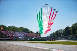 Stuntteam Italiaanse luchtmacht met hun Aermacchi MB-339 PAN vliegtuigen