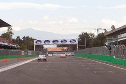 Rogelio López, Alpha Racing se lleva la bandera a cuadros de la carrera 2