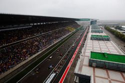 Mercedes AMG F1 W08, Lewis Hamilton y Sebastian Vettel, SF70H de Ferrari, se preparan para liderar e