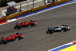 Valtteri Bottas, Mercedes AMG F1 W08, Sebastian Vettel, Ferrari SF70H, Kimi Raikkonen, Ferrari SF70H