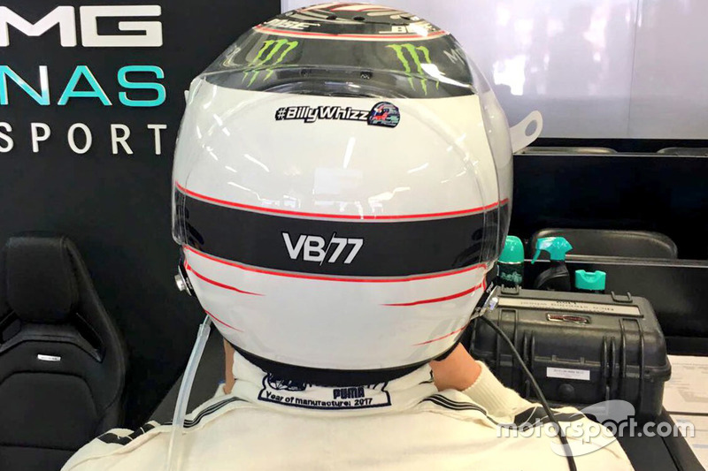 Хэштег #BillyWhizz на шлеме пилота Mercedes AMG F1 Валттери Боттаса
