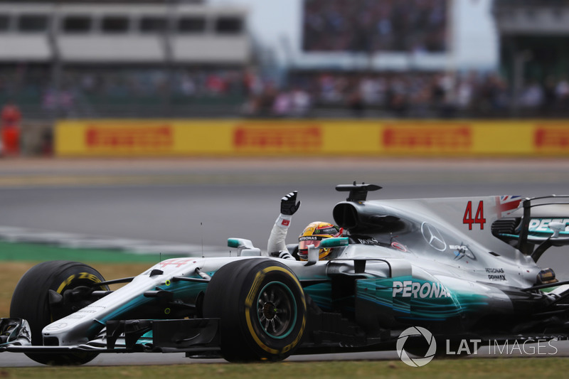 1 місце — Льюіс Хемілтон, Mercedes — 389