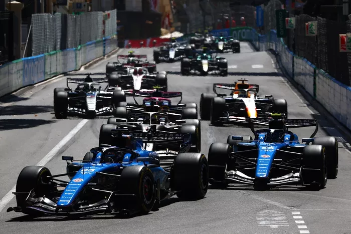 Alexander Albon, Williams; Carlos Sainz, Williams