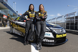 Simona de Silvestro e Renee Gracie, Harvey Norman Supergirls Nissan