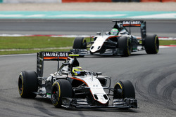 Sergio Perez, Sahara Force India F1 VJM09 devant son équipier Nico Hulkenberg, Sahara Force India F1 VJM09 lors du tour de formation