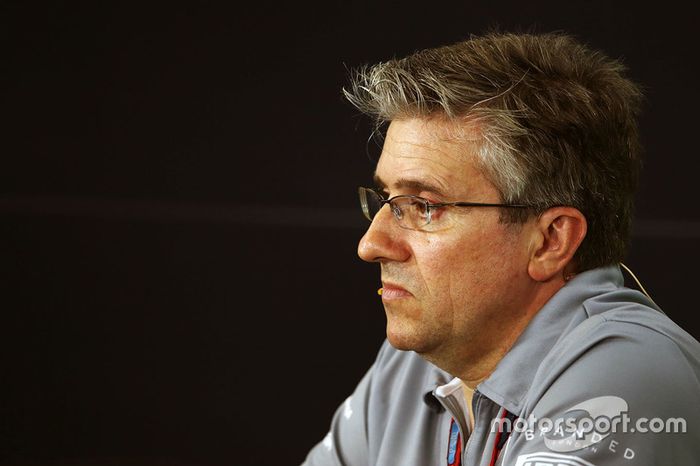 Pat Fry, Manor Racing Ingeniero Consultor en la Conferencia de prensa FIA