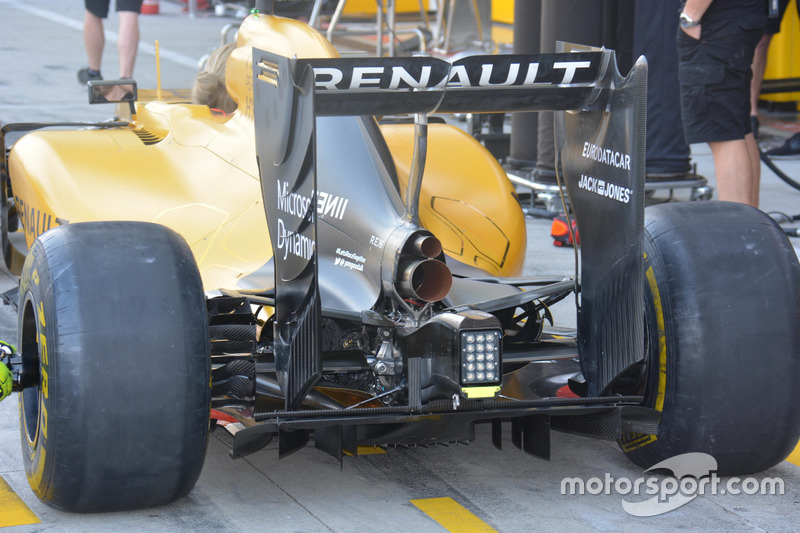 Renault Sport F1 Team RS16, trasero