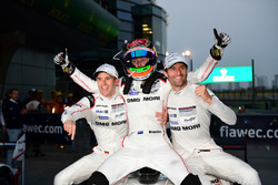 Racewinnaars #1 Porsche Team Porsche 919 Hybrid: Timo Bernhard, Mark Webber, Brendon Hartley