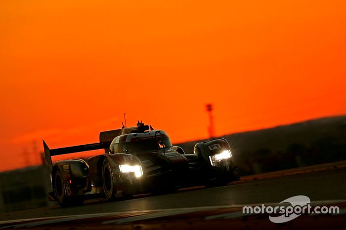 #8 Audi Sport Team Joest Audi R18 e-tron quattro: Lucas di Grassi, Loic Duval, Oliver Jarvis