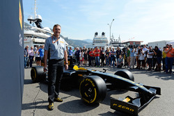 Mario Isola, Pirelli-Sportchef, und das Pirelli-Auto