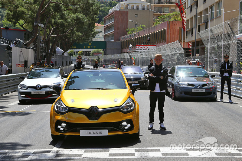 Renault Clio R.S. 16 і Кевін Магнуссен, Renault Sport F1 Team
