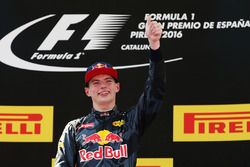 El ganador, Max Verstappen, Red Bull Racing celebra en el podium