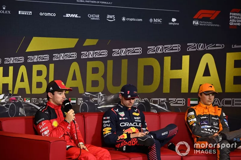 Charles Leclerc, Scuderia Ferrari, Max Verstappen, Red Bull Racing, Oscar Piastri, McLaren, durante la conferenza stampa post qualifiche