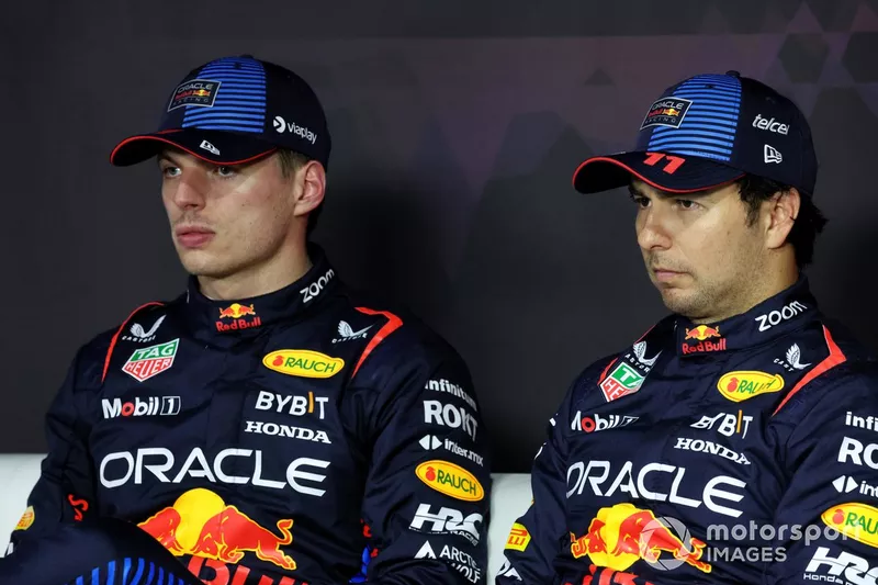 Max Verstappen, Red Bull Racing, en pole position, Sergio Perez, Red Bull Racing, lors de la conférence de presse post-qualification.