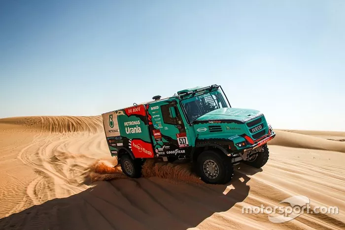 #517 Team De Rooy IVECO: Albert Llovera, Ferran Marco Alcayna, Marc Torres