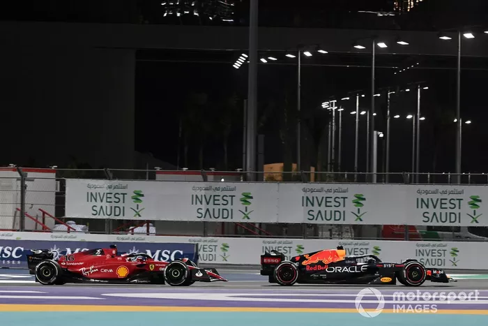 Max Verstappen, Red Bull Racing RB18, Charles Leclerc, Ferrari F1-75