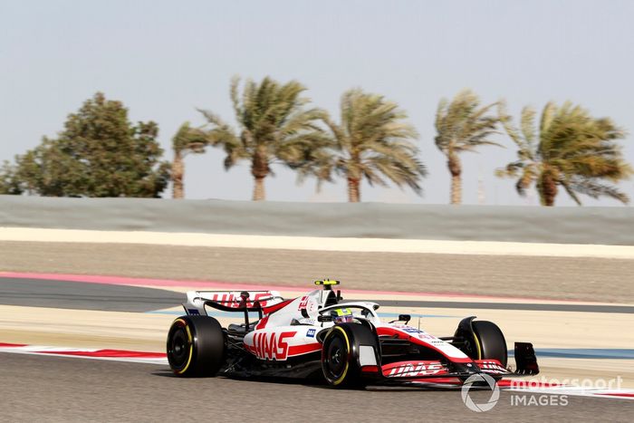 Mick Schumacher, Haas VF-22