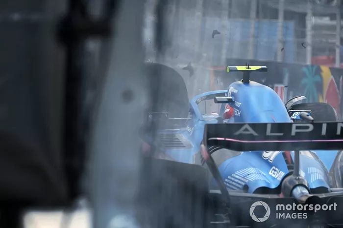 Esteban Ocon, Alpine A522, choca en la PL3